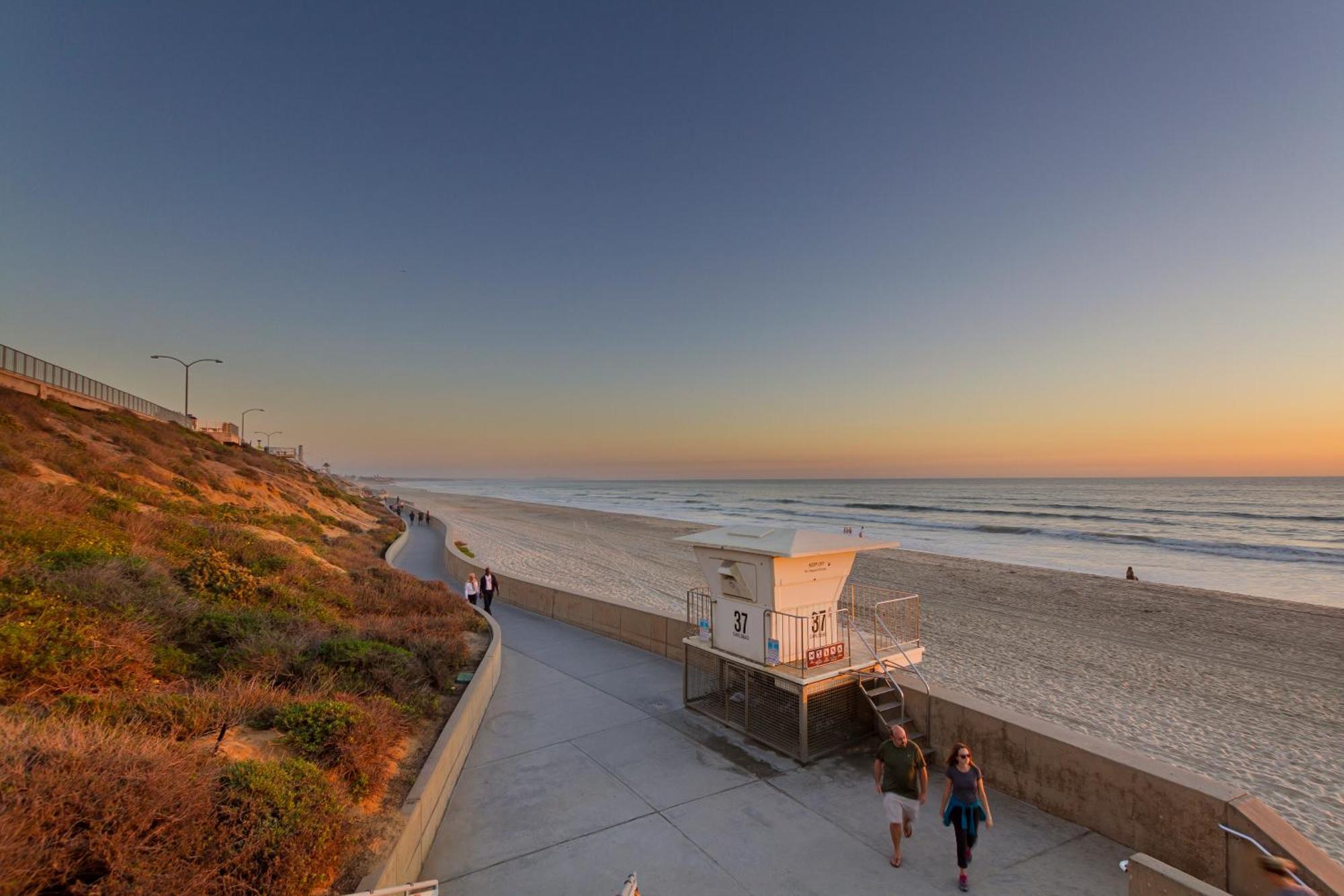 90 Walk Score - Steps To Beach & Dining - Reserved Parking Lejlighed Carlsbad Eksteriør billede